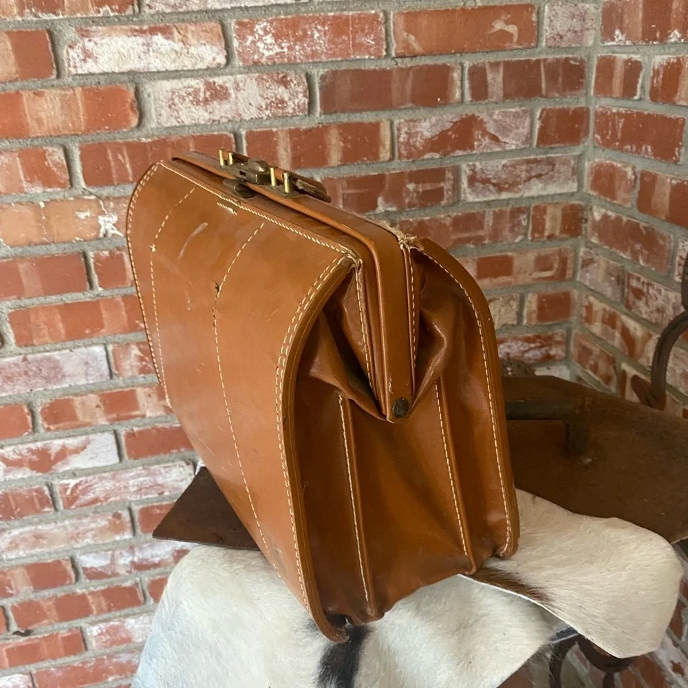 Vintage Leather suitcase